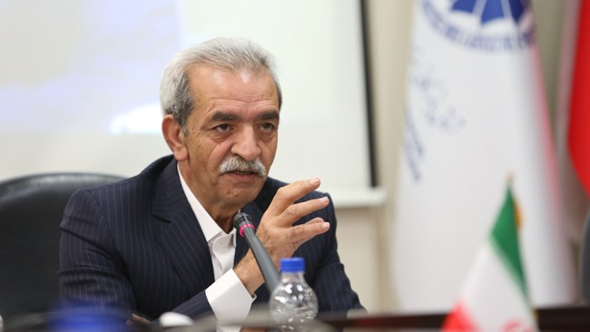 خروج از رکود اقتصادی با تحرک در بخش صنعت رقم می‌خورد