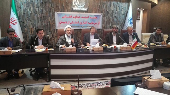 پیچیدگی مقررات و بخشنامهها در فضای کسب و کار مشکلساز است پیچیدگی مقررات و بخشنامهها در فضای کسب و کار مشکلساز است