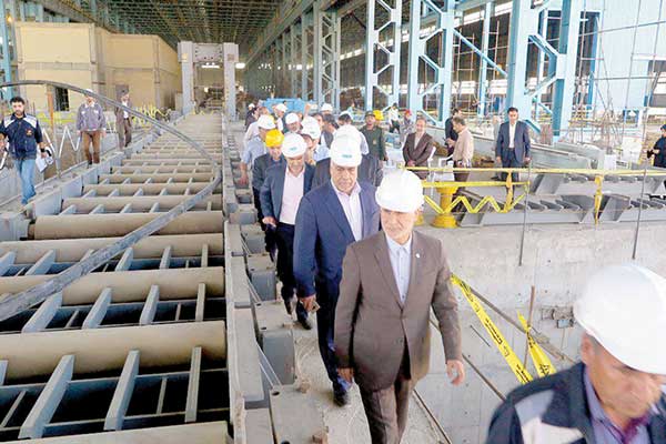 فولاد ازنا مسیر طولانی را در نوردید فولاد ازنا مسیر طولانی را در نوردید