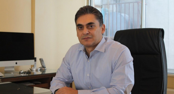 غیر واقعی بودن نرخ ارز و حملونقل، ترمز صادرات را میکشد غیر واقعی بودن نرخ ارز و حملونقل، ترمز صادرات را میکشد