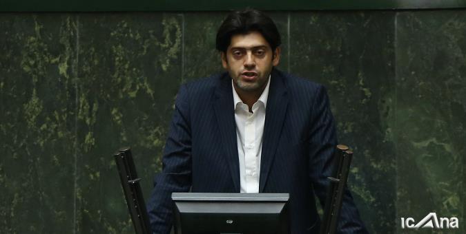 دولت به مسائل بازنشستگان فولاد رسیدگی کند