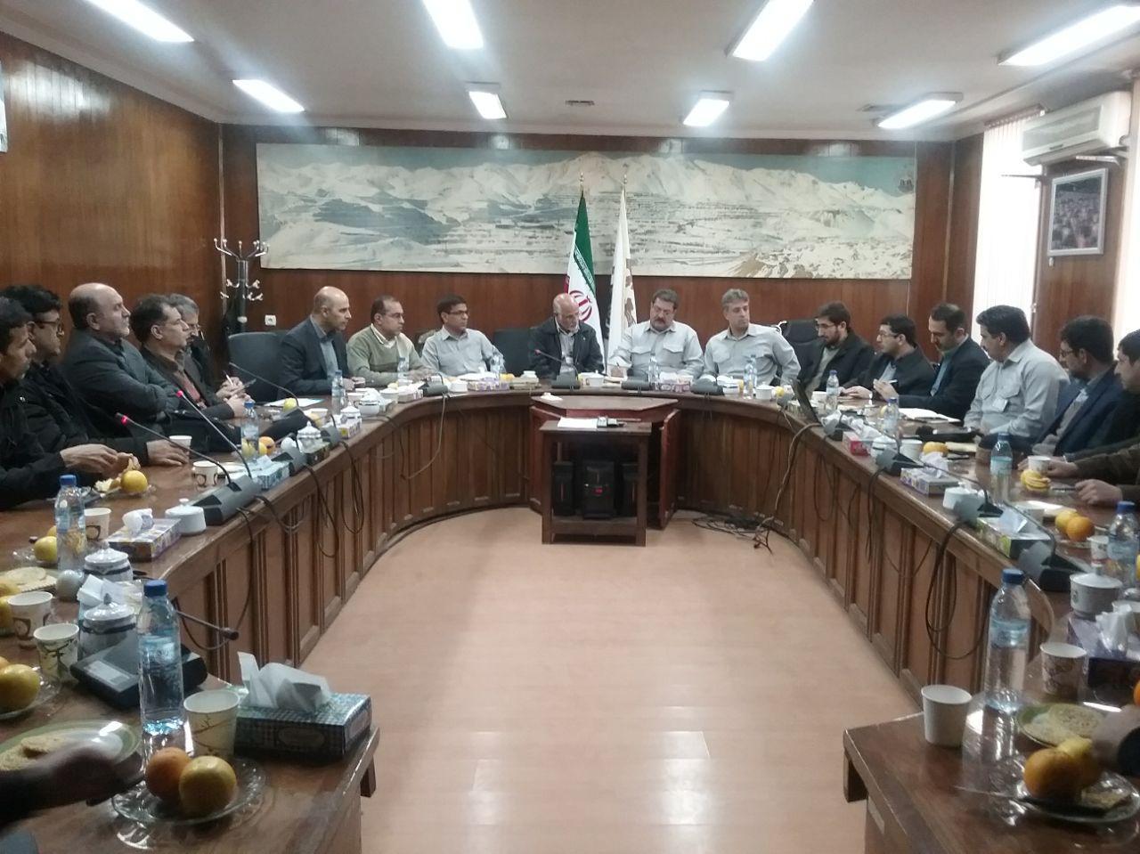 مس سرچشمه مجموعه بزرگی از فعالیتهای معدنی و صنعتی است و برند بین المللی آن پیشانی افتخار کشور است مس سرچشمه مجموعه بزرگی از فعالیتهای معدنی و صنعتی است و برند بین المللی آن پیشانی افتخار کشور است