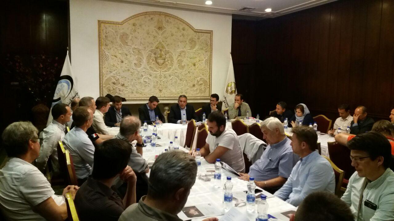 نشست خانه معدن ایران با سرکار خانم دکتر لک نشست خانه معدن ایران با سرکار خانم دکتر لک