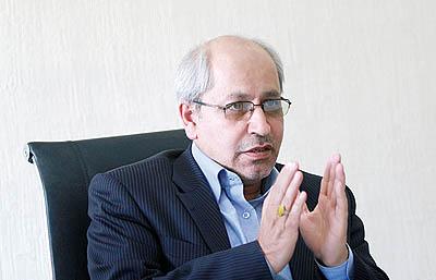 مشاور رئیس جمهوری سیاست و چشم انداز اقتصادی ایران را در کنفرانس پاریس تشریح کرد مشاور رئیس جمهوری سیاست و چشم انداز اقتصادی ایران را در کنفرانس پاریس تشریح کرد