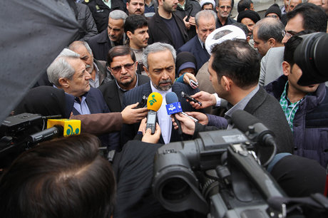 انشاءالله مطالبات سپردهگذاران موسسات مالی و اعتباری پرداخت میشود انشاءالله مطالبات سپردهگذاران موسسات مالی و اعتباری پرداخت میشود
