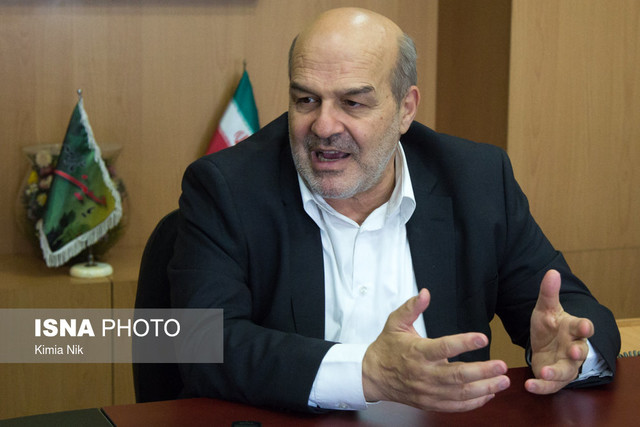 به هیچ صنعت آب بری در مناطق کم آب کشور مجوز نمی‌دهیم