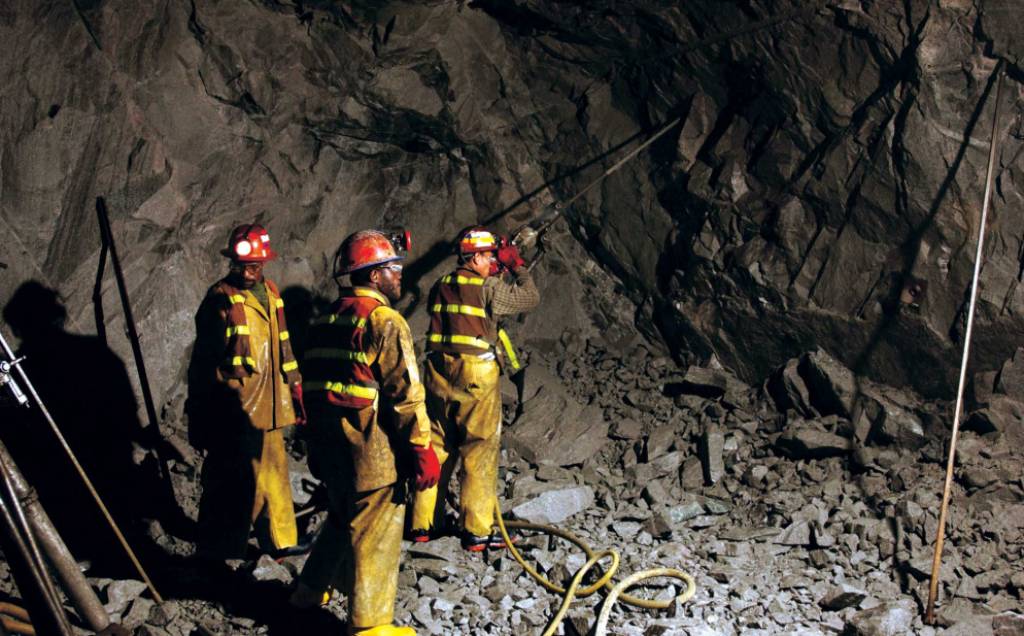 جایگاه معادن متناسب با کانسارهای سرشار آن نیست