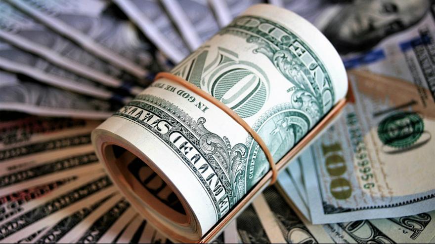 دلار، نقدینگی را به سمت بورس هدایت کرد
