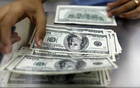 مقاومت صرافی‌ ها در مقابل کاهش قیمت دلار!