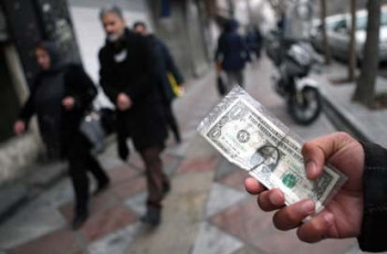 قمار دلالان دلار روی تردید شورای نگهبان/ توپ هیجان در زمین ناظر قانونگذاری قمار دلالان دلار روی تردید شورای نگهبان/ توپ هیجان در زمین ناظر قانونگذاری