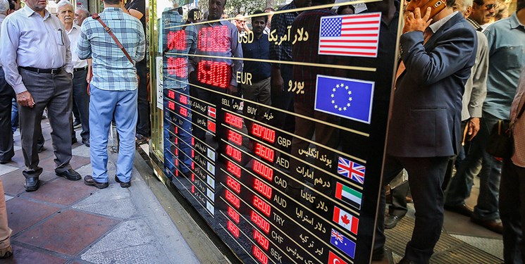 بیتفاوتی مطلق بازار ارز به تحریمهای دیروز آمریکا علیه ۲۰ بانک و شرکت ایرانی بیتفاوتی مطلق بازار ارز به تحریمهای دیروز آمریکا علیه ۲۰ بانک و شرکت ایرانی