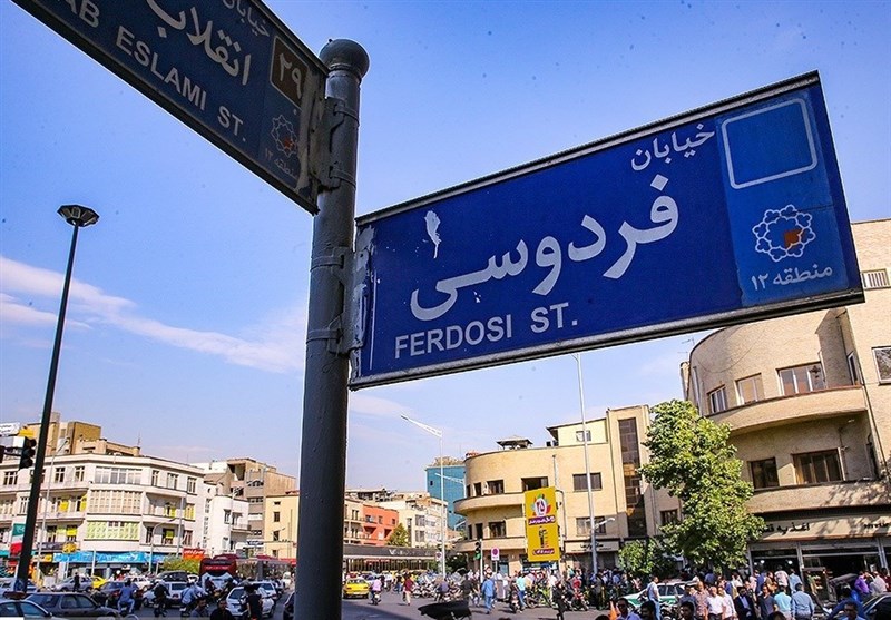 دلار ۹هزاری شد/ صف فروش طولانی مقابل صرافی‌های دولتی تشکیل شد