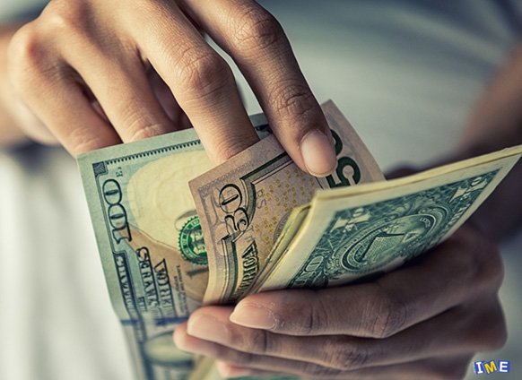 دلار عقبنشینی کرد دلار عقبنشینی کرد
