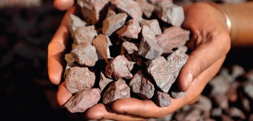 فروش 609 هزار تن کلوخه سنگ آهن فلات مرکزی