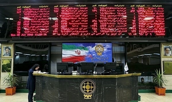قرار گرفتن نام سپاه در فهرست تروریستی هیچ تاثیری بر بورس نداشت/ با اعلام خبر، شاخص کل 2 هزار واحد مثبت شد