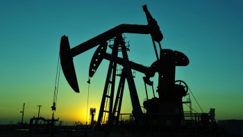 کاهش قیمت نفت با موضعگیری جدید سران سعودی کاهش قیمت نفت با موضعگیری جدید سران سعودی