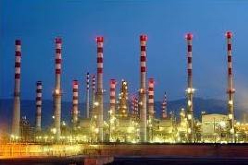 زمان عرضه 7 بانک و پالایشگاه بورسی / خروج 300 شرکت از اولویت واگذاری