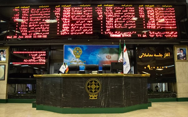 عرضه حقوقی های دو بزرگ بورسی در صف خرید/ «لکما» به تیررس سهامداران عرضه حقوقی های دو بزرگ بورسی در صف خرید/ «لکما» به تیررس سهامداران