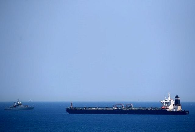 نفتکش ایرانی (آدریان دریا) جبل الطارق را ترک کرد نفتکش ایرانی (آدریان دریا) جبل الطارق را ترک کرد