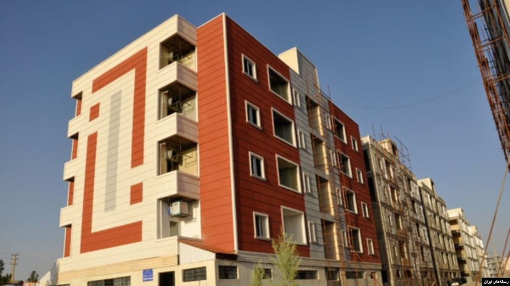 وقتی بازار مسکن راکد می شود، صنعت آلومینیوم را هم با خود به پایین می کشد وقتی بازار مسکن راکد می شود، صنعت آلومینیوم را هم با خود به پایین می کشد