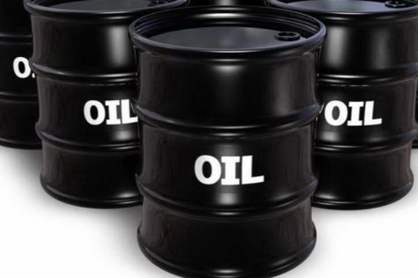 ناگزیر به کاهش درآمد‌های نفتی در بودجه سنواتی هستیم