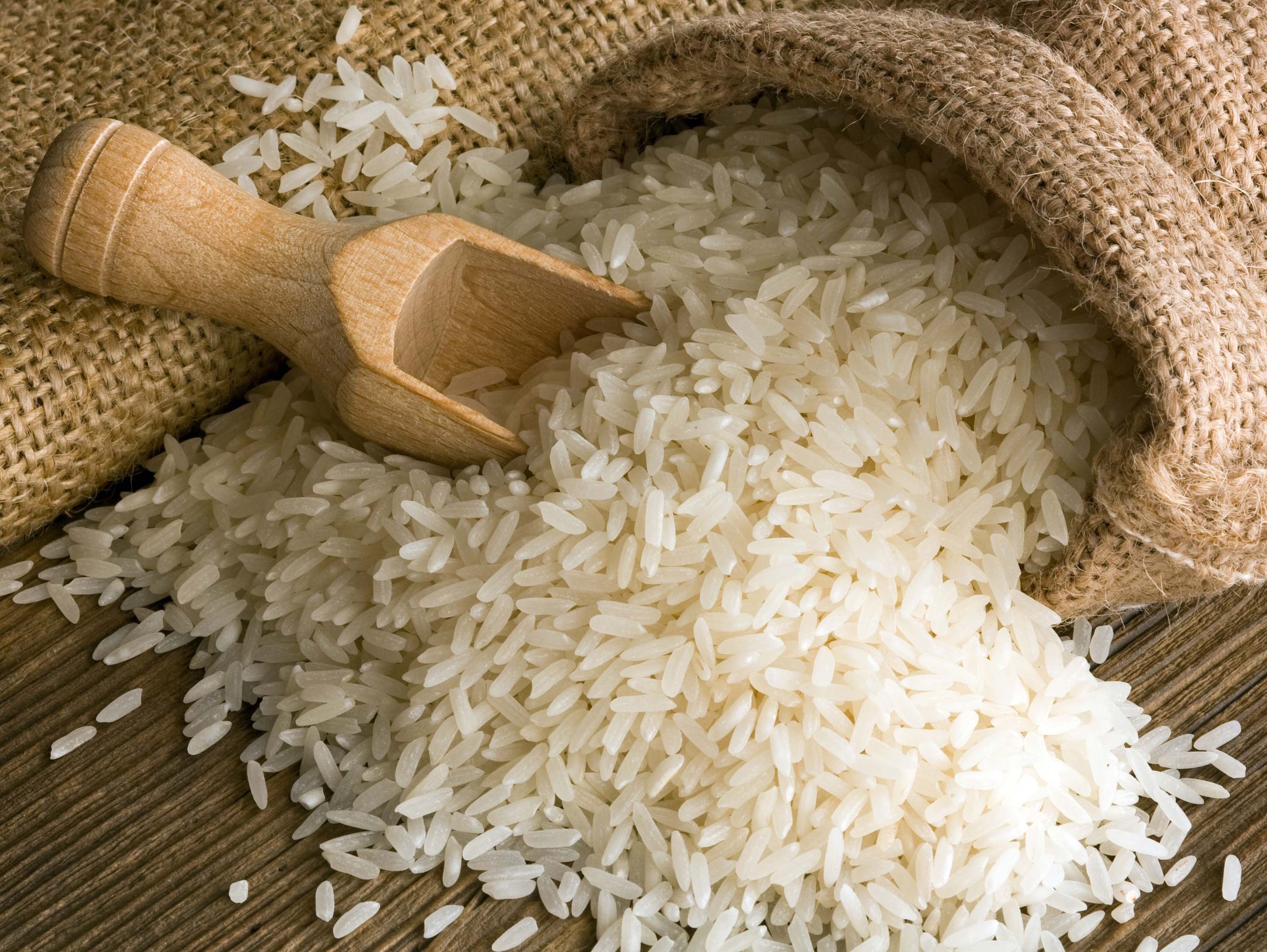 هر کیلو برنج پاکستانی ۱۵ هزار تومان! / ۳ هفته دیگر برنجهای جدید عرضه میشوند هر کیلو برنج پاکستانی ۱۵ هزار تومان! / ۳ هفته دیگر برنجهای جدید عرضه میشوند