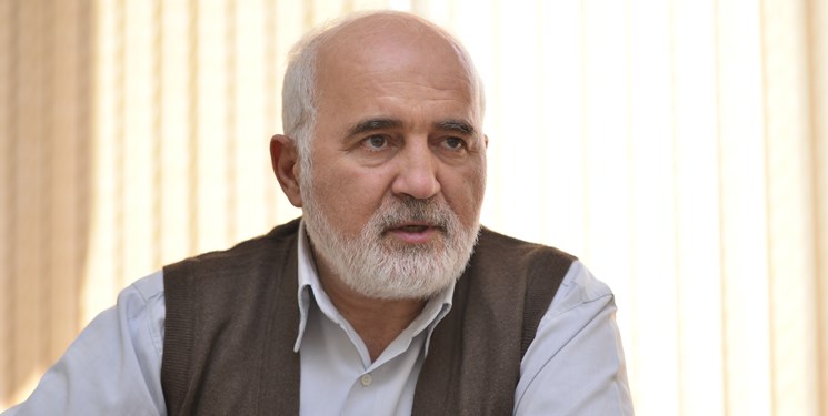 کارت هوشمند سوخت میتواند قاچاق بنزین را کنترل کند/ تصمیم به این مهمی باید پیوست تبلیغاتی میداشت کارت هوشمند سوخت میتواند قاچاق بنزین را کنترل کند/ تصمیم به این مهمی باید پیوست تبلیغاتی میداشت