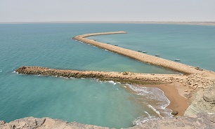عملیات احداث اسکله 5 پارسیان رو به اتمام است؛ افتتاح در بهمن/ پروژه آب شیرین کن لامرد در مرحله نصب تجهیزات