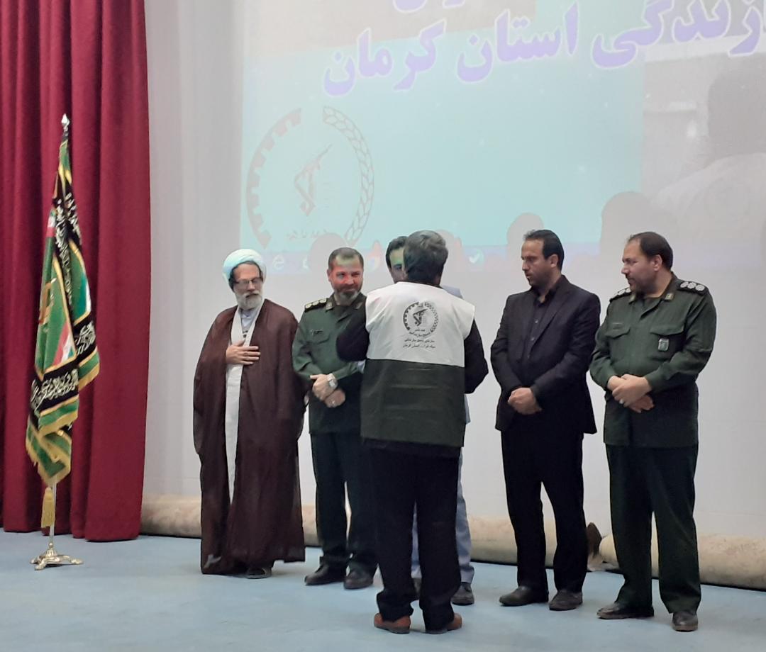 فعالان اقتصادمقاومتی و بسیج سازندگی تجلیل شدند