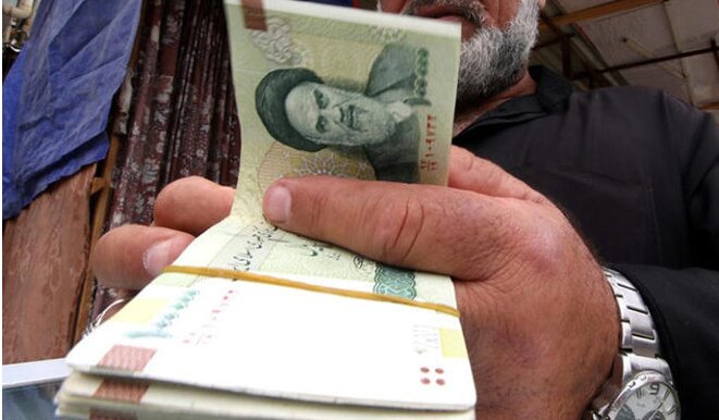 مخالفت دولت با افزایش ۴۵ درصدی حقوق/ اختلاف ۳۰درصدی پیشنهادهای طرفین مخالفت دولت با افزایش ۴۵ درصدی حقوق/ اختلاف ۳۰درصدی پیشنهادهای طرفین