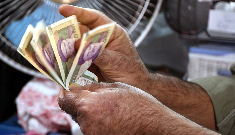 دولت باید به اقشار آسیب پذیر جامعه کنونی کمک کند دولت باید به اقشار آسیب پذیر جامعه کنونی کمک کند