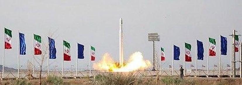 تلاش موفق سپاه پاسداران در پرتاب ماهواره نشان دهنده ارزشمند بودن همه تلاش های پیگیر در شرایط سخت است /افزایش 2 برابری فضاهای ورزشی در استان فارس طی 7 سال خوشحال کننده و ارزشمند است/شهید سلیمانی قهرمان بزرگ کشور و تاریخ ایران است