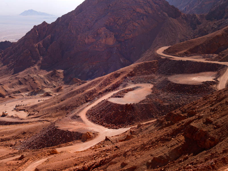 کشف بیش از ۵ تن سنگ معدن قاچاق دراسفراین کشف بیش از ۵ تن سنگ معدن قاچاق دراسفراین