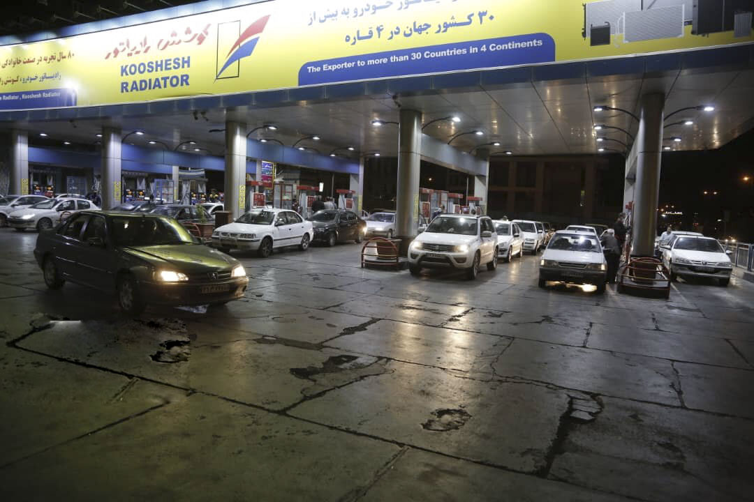 مصرف بنزین به ۷۰ میلیون لیتر در روز رسید مصرف بنزین به ۷۰ میلیون لیتر در روز رسید