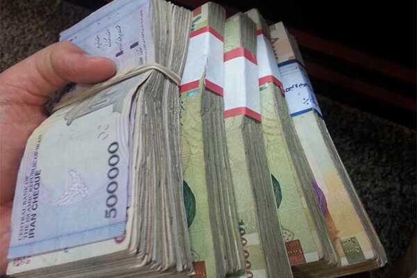 هر ساعت 68 میلیارد تومان به حجم نقدینگی افزوده میشود هر ساعت 68 میلیارد تومان به حجم نقدینگی افزوده میشود