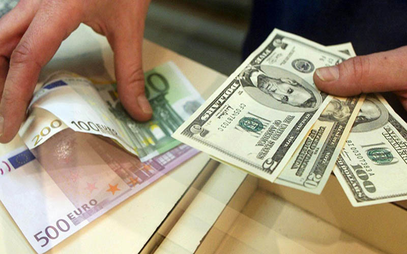 صادرکنندگان حداقل 70 درصد ارز حاصل از صادرات خود را به کشور بازگردانند