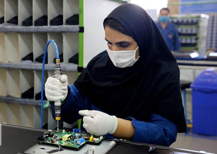 بیکاری استان یزد با ایجاد کارخانه و معدن حل نمیشود بیکاری استان یزد با ایجاد کارخانه و معدن حل نمیشود