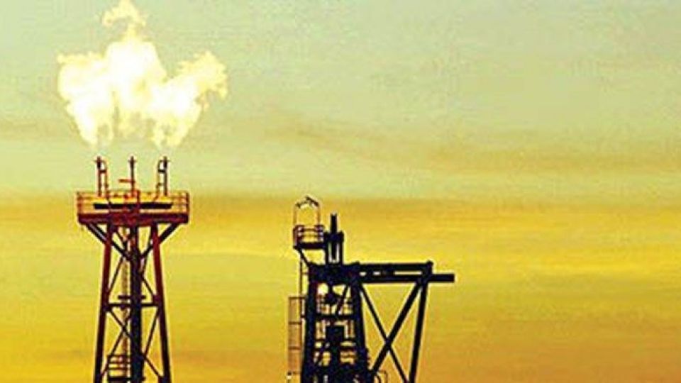 پیگیری طرح‌های نفتی و بکارگیری نیروهای بومی در پالایشگاه‌های خوزستان