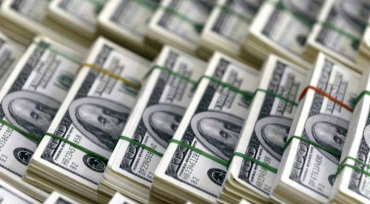 بستن مسیر قاچاقِ بیست و پنج میلیارد دلاری کشور را در برابر هر فشاری بیمه میکند بستن مسیر قاچاقِ بیست و پنج میلیارد دلاری کشور را در برابر هر فشاری بیمه میکند