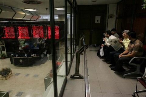 خروج فولاد از بورس کالا؛ دست تصمیمگیران کلان اقتصادی را از قیمتگذاری خارج میکند خروج فولاد از بورس کالا؛ دست تصمیمگیران کلان اقتصادی را از قیمتگذاری خارج میکند