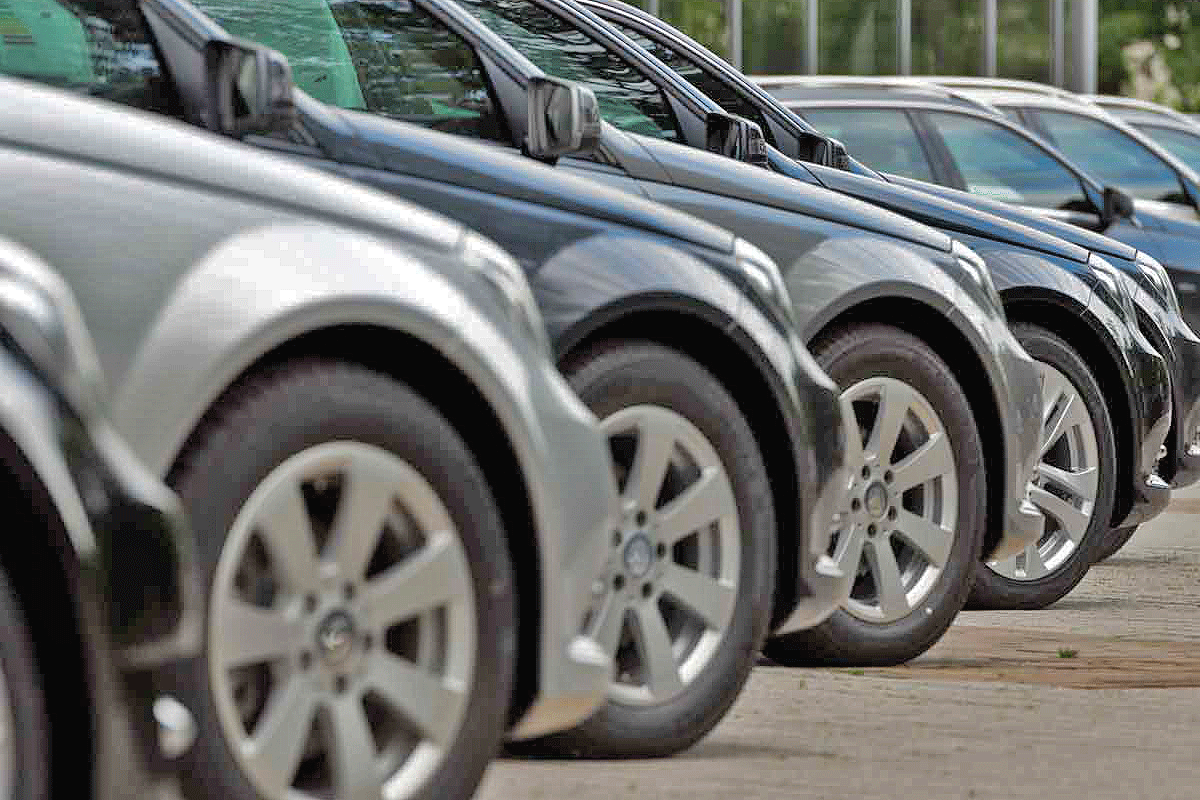 ریزش شدید قیمت خودروهای خارجی/ احتمال کاهش قیمت تا ۴۰ درصد ریزش شدید قیمت خودروهای خارجی/ احتمال کاهش قیمت تا ۴۰ درصد
