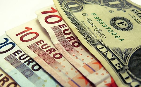 قیمت دلار اندکی کاهش یافت/ افزایش اندک قیمت یورو قیمت دلار اندکی کاهش یافت/ افزایش اندک قیمت یورو