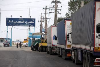 معطلی مداوم کامیونها در مرز آستارا معطلی مداوم کامیونها در مرز آستارا