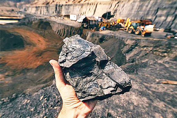 فعالیتهای زغالسنگ حرارتی «انگلوامریکن» متوقف میشود فعالیتهای زغالسنگ حرارتی «انگلوامریکن» متوقف میشود