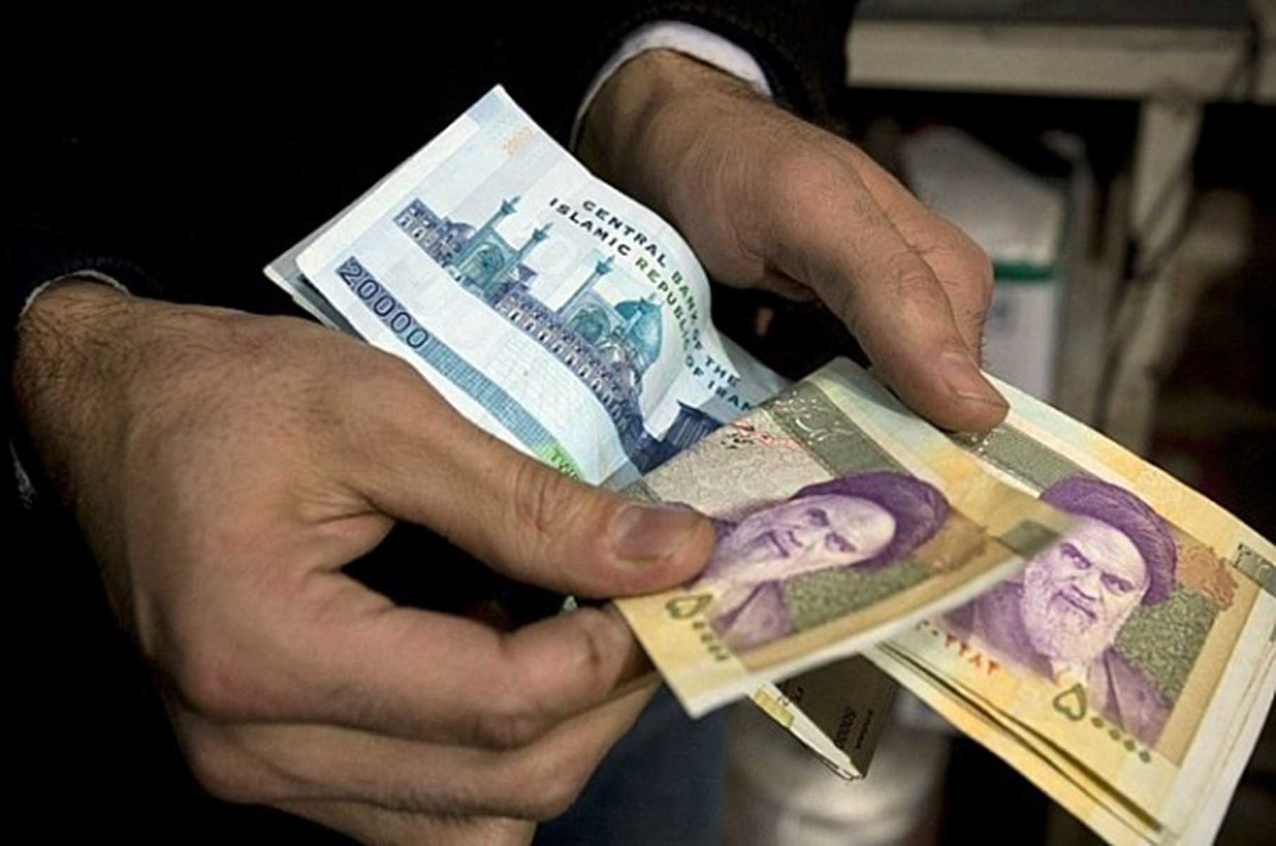 مزد کارگران را توافقی نکنید/ نامه سرگشاده به روحانی مزد کارگران را توافقی نکنید/ نامه سرگشاده به روحانی