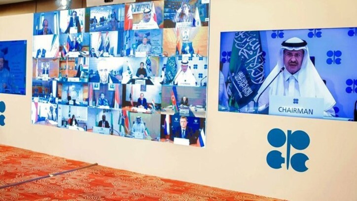 تمدید توافق نفتی اوپک پلاس در روز‌های تورمی بازار‌های جهانی