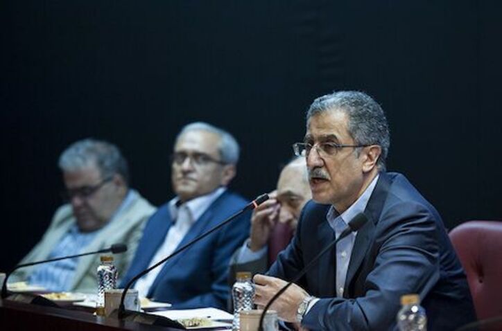 بودجه ۱۴۰۰ منجر به افزایش تورم و قیمت ارز می‌شود