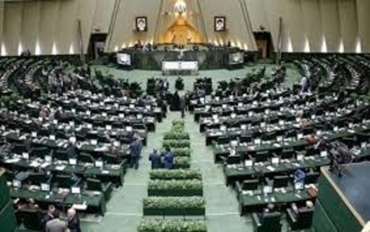 مجلس با انتشار اوراق مالی از سوی بیمه مرکزی در بورس مخالفت کرد