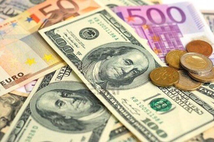 قیمت دلار ۲۵ اسفند ماه ۲۳ هزار و ۹۱۶ تومان / یورو ۲۸ هزار و ۴۲۸ تومان