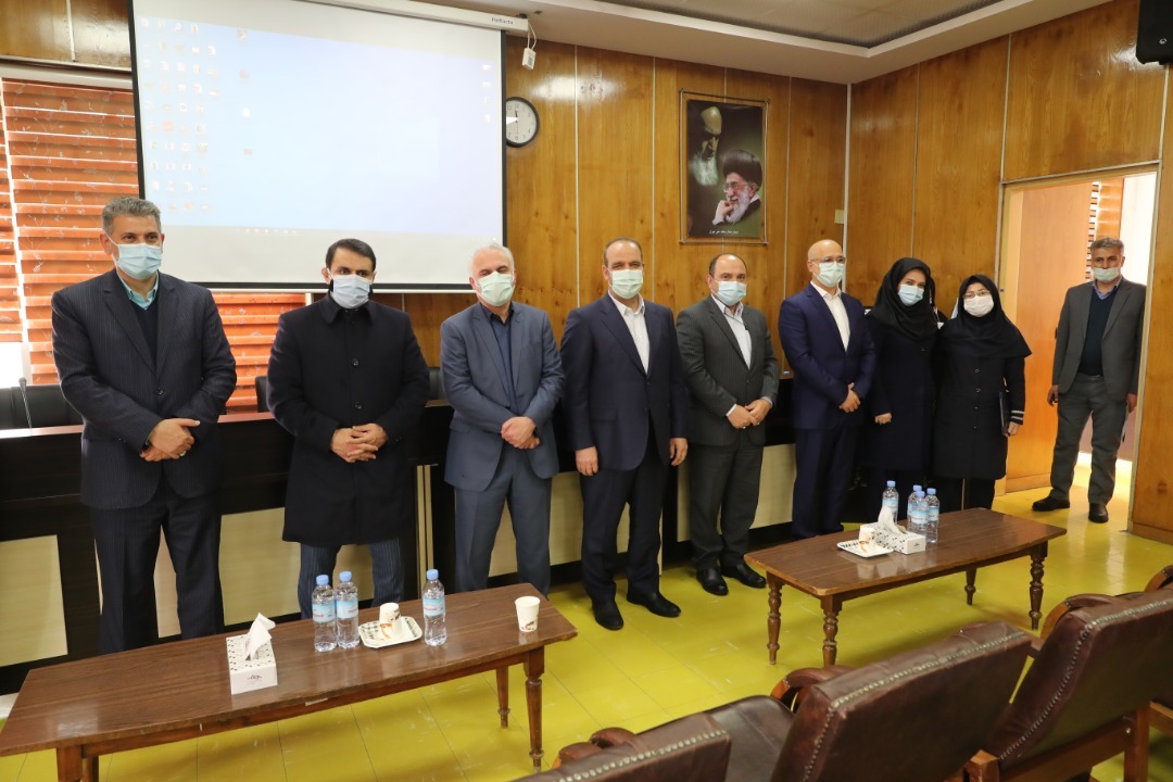 تقدیر عضو هیات عامل و معاونت انسانی بانک از مدافعان سلامت بیمارستان بانک ملی ایران